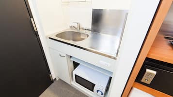 Fridge, microwave