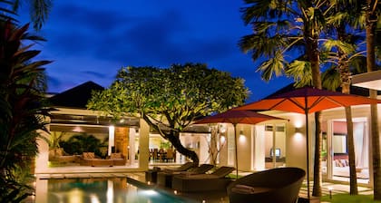 Chandra Bali Villas