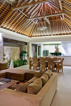 Villa, 3 Bedrooms, Private Pool with Daily Afternoon Tea | 1 개의 침실, 고급 침구, 오리/거위털 이불, 셀렉트 컴포트 침대