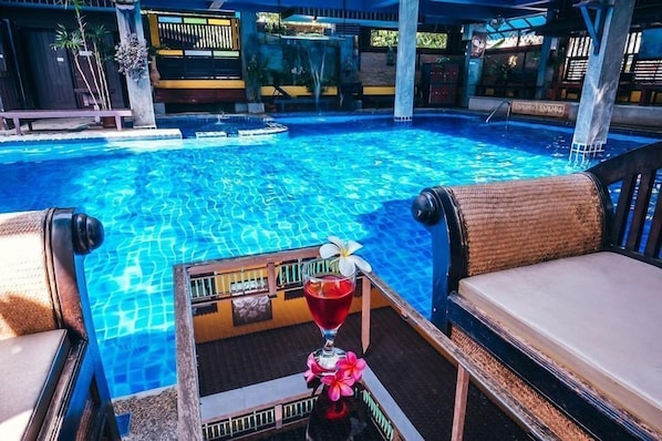 Outdoor pool - Capital O  993 Lanna Boutique Resort (Chiang Mai)