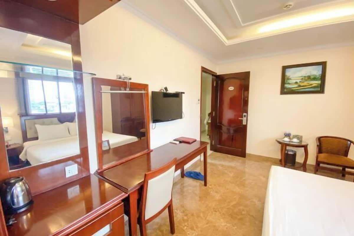 Minibar, in-room safe, free WiFi, bed sheets