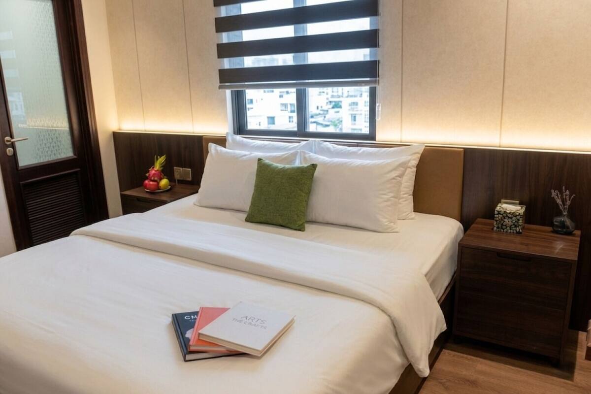Phòng đôi Tiêu chuẩn (Window) | Bộ đồ giường cao cấp, minibar, két bảo mật tại phòng, bàn 