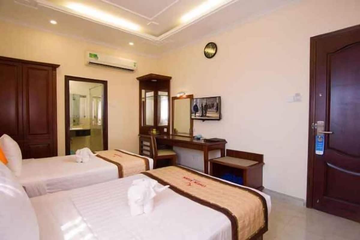 Minibar, Zimmersafe, kostenloses WLAN, Bettwäsche