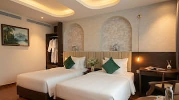 Deluxe Twin Room (Window) | Minibar, in-room safe, desk, free WiFi