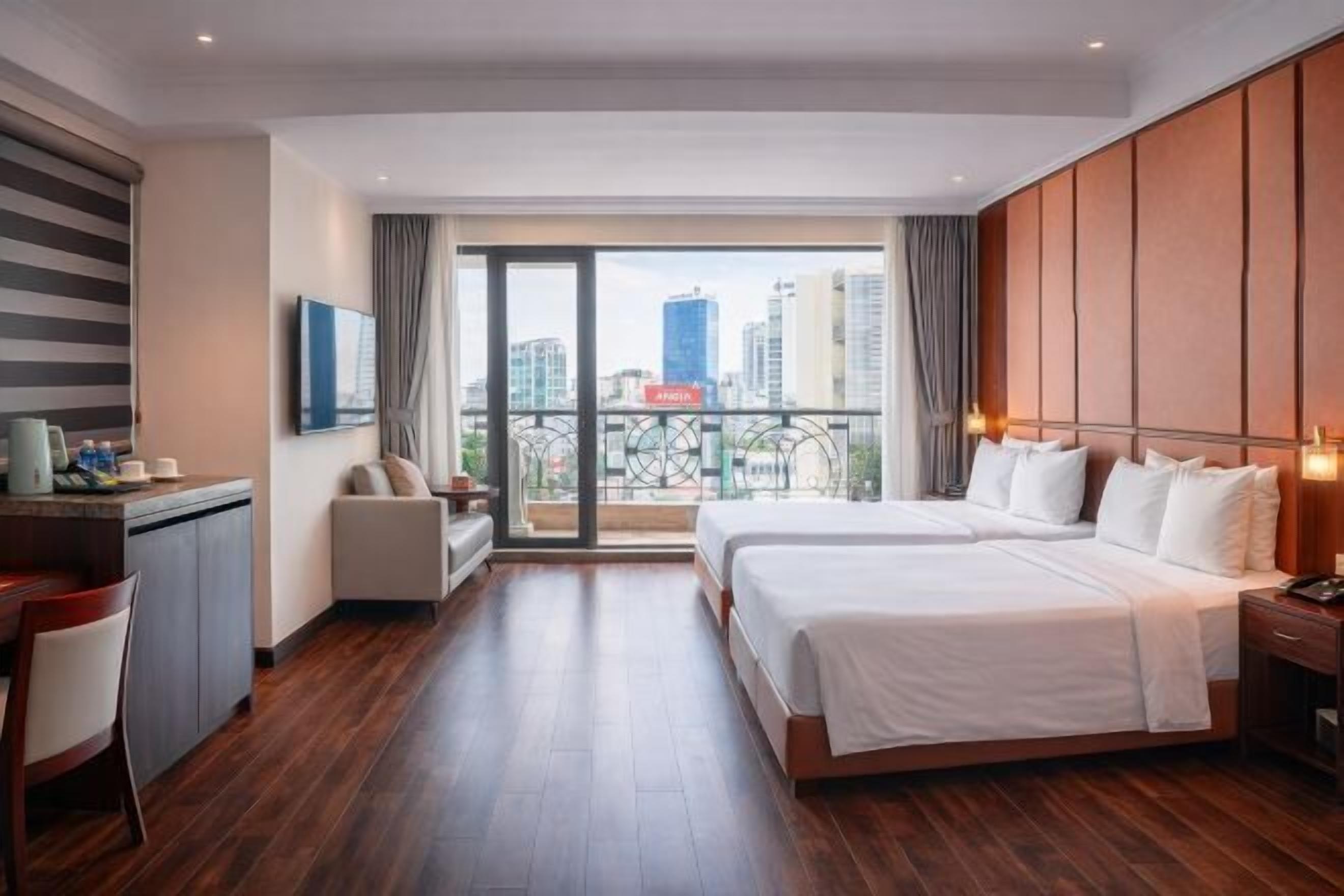 Minibar, in-room safe, free WiFi, bed sheets