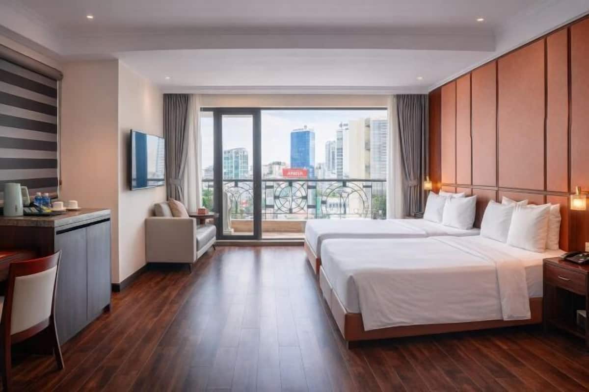 Minibar, in-room safe, free WiFi, bed sheets