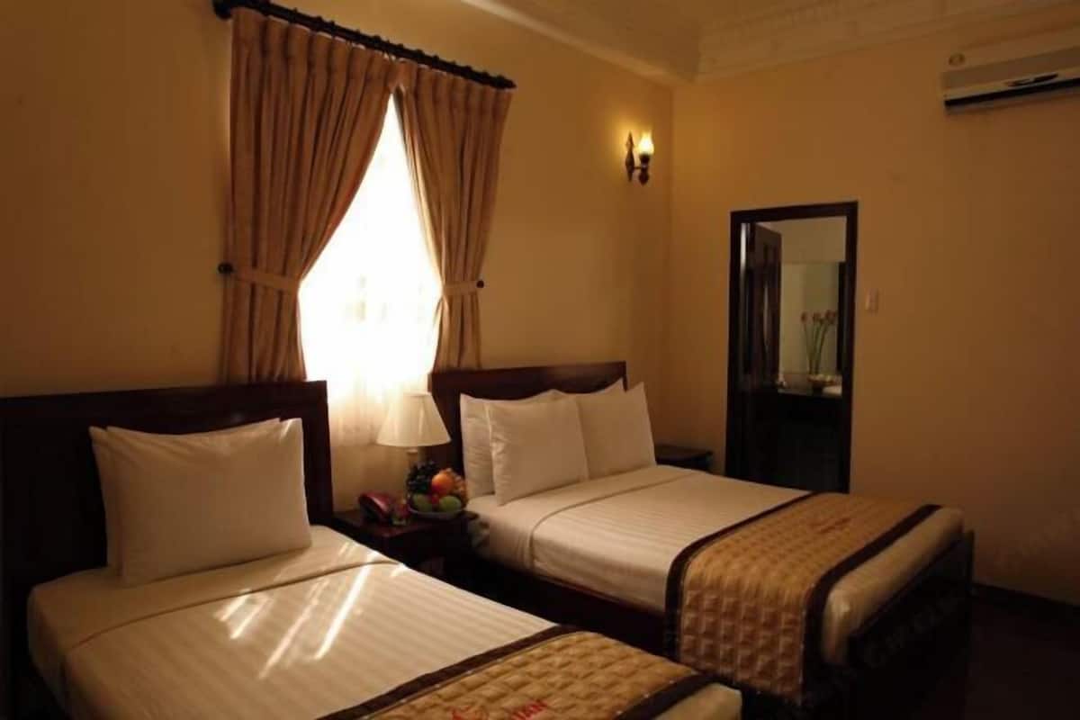 Minibar, in-room safe, free WiFi, bed sheets