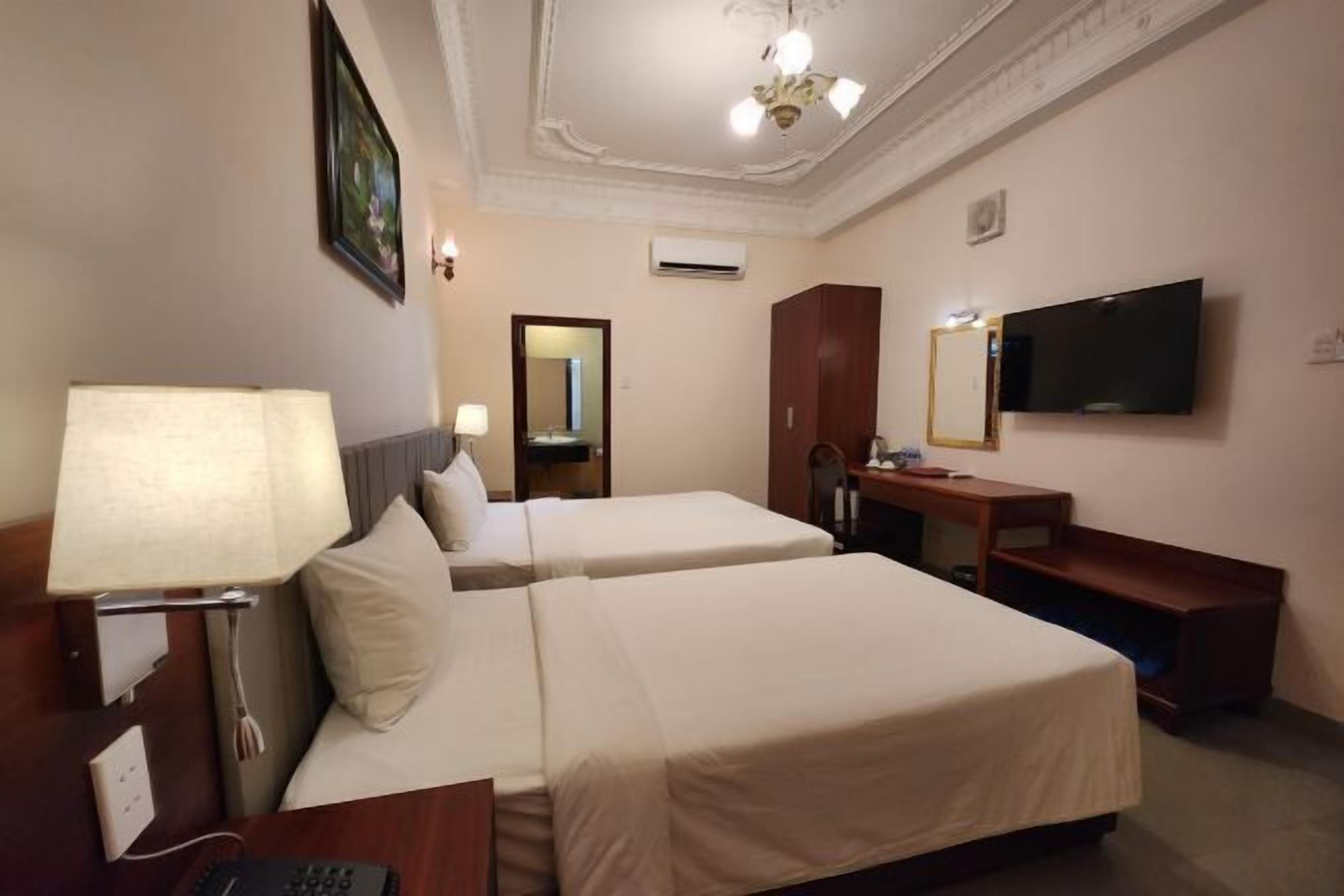 Minibar, in-room safe, free WiFi, bed sheets