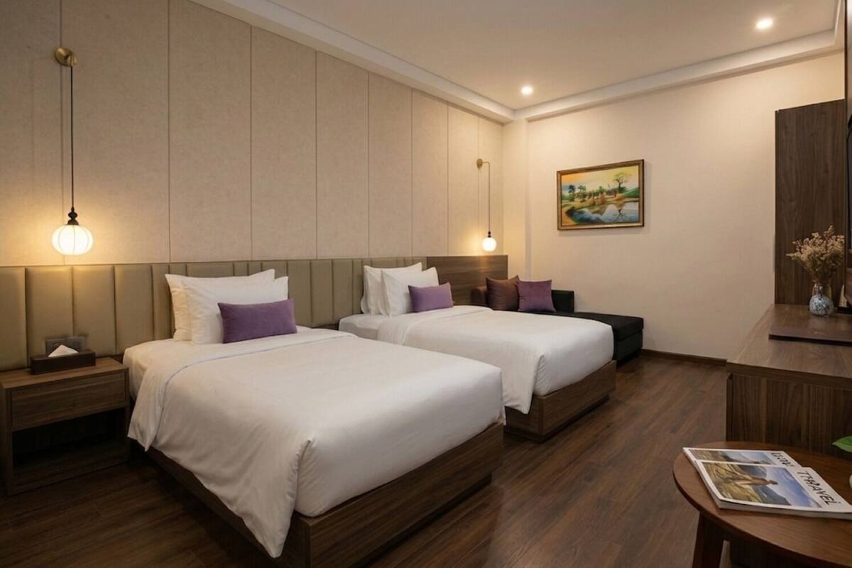 Phòng 2 giường đơn Superior (Without Window) | Bộ đồ giường cao cấp, minibar, két bảo mật tại phòng, bàn 