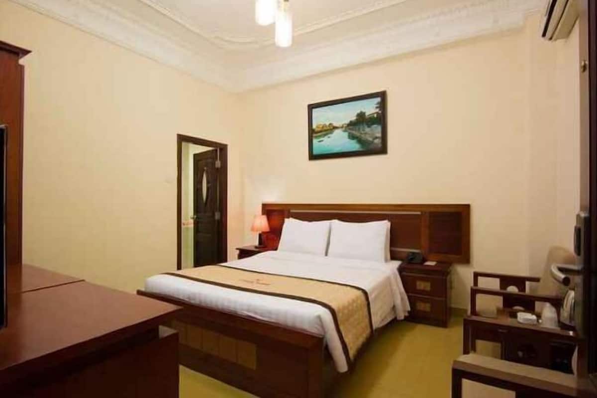 Minibar, in-room safe, free WiFi, bed sheets