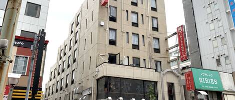 施設の正面