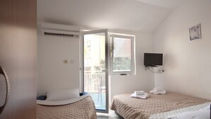 Classic Studio, 1 Double Bed with Sofa bed, Balcony | Pillow-top beds, soundproofing, iron/ironing board (on request) - Villa San Marco (Becici)