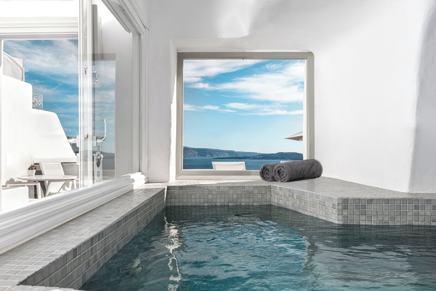 Cave Suite with Hot Tub Caldera & Sea View | Premium bedding, pillow-top beds, in-room safe, free WiFi