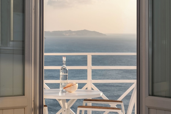 Premium bedding, pillowtop beds, in-room safe, individually decorated