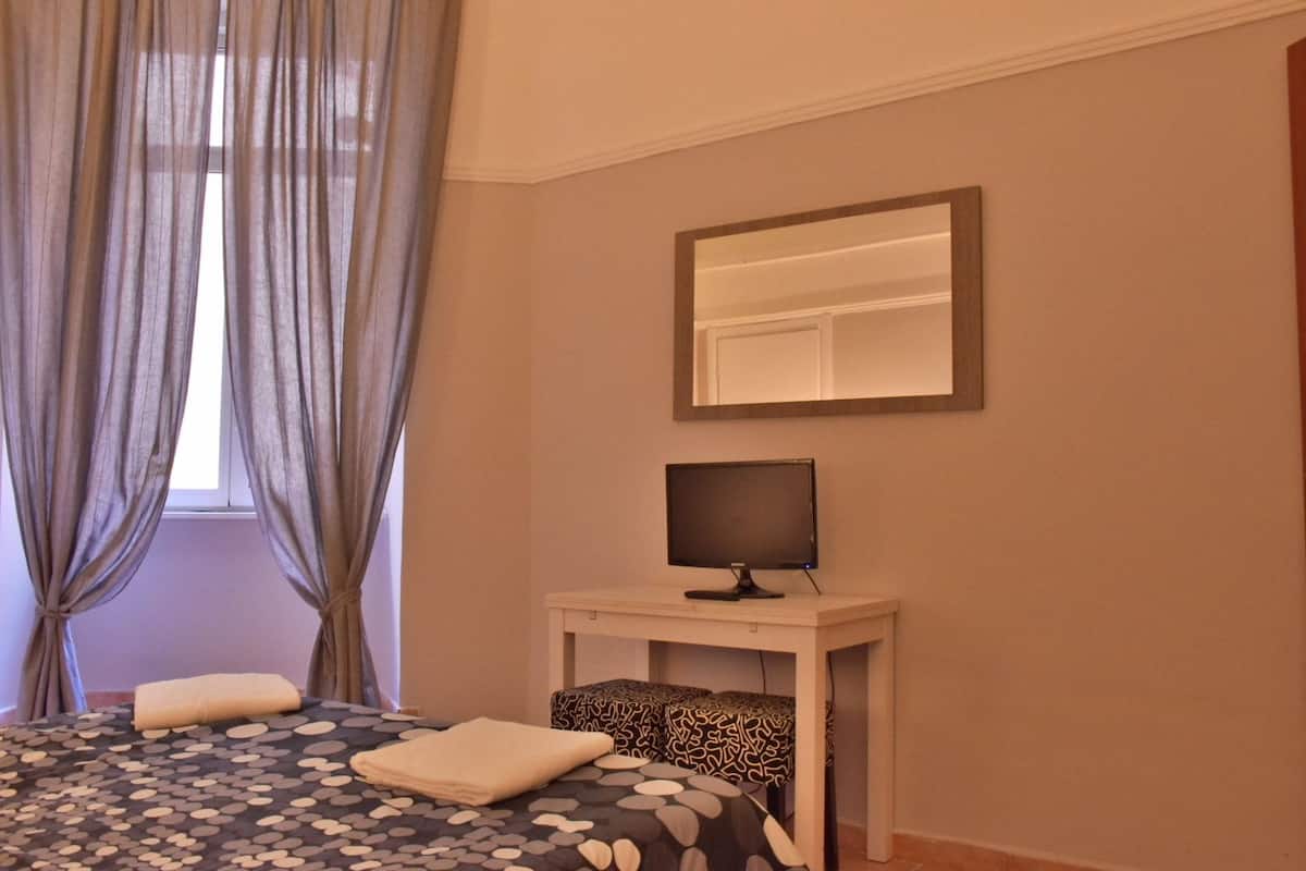 In-room safe, desk, iron/ironing board, free WiFi