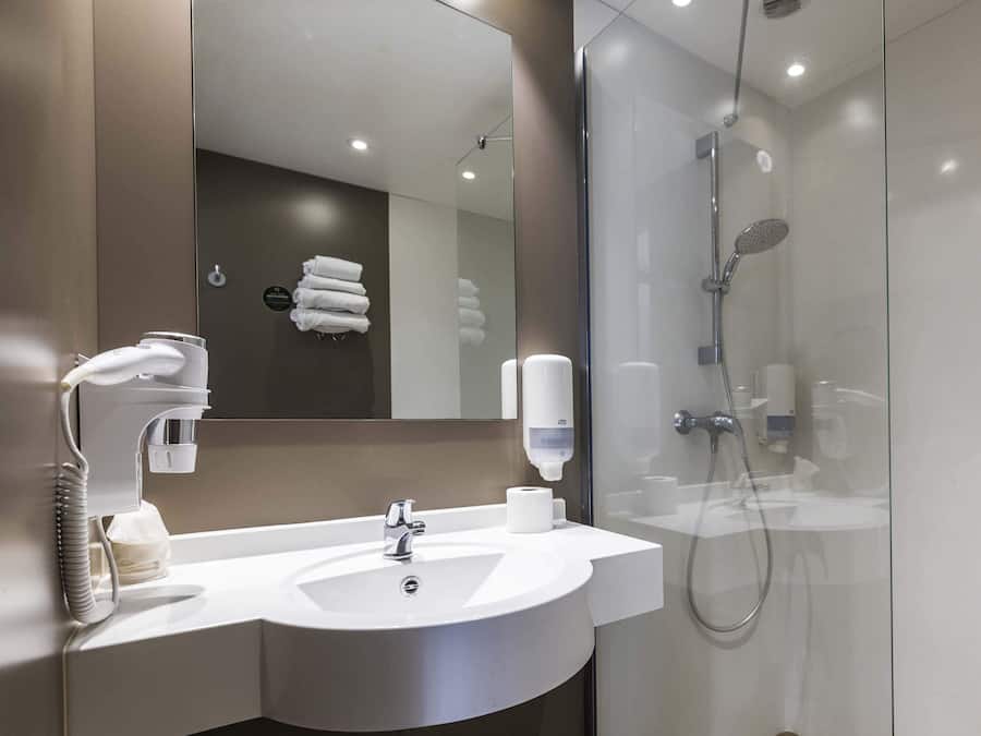 Shower, towels, soap, shampoo