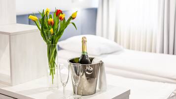 Literie de qualité supérieure, coffres-forts dans les chambres, bureau