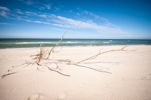 رمال بيضاء، كراسي للتشمس