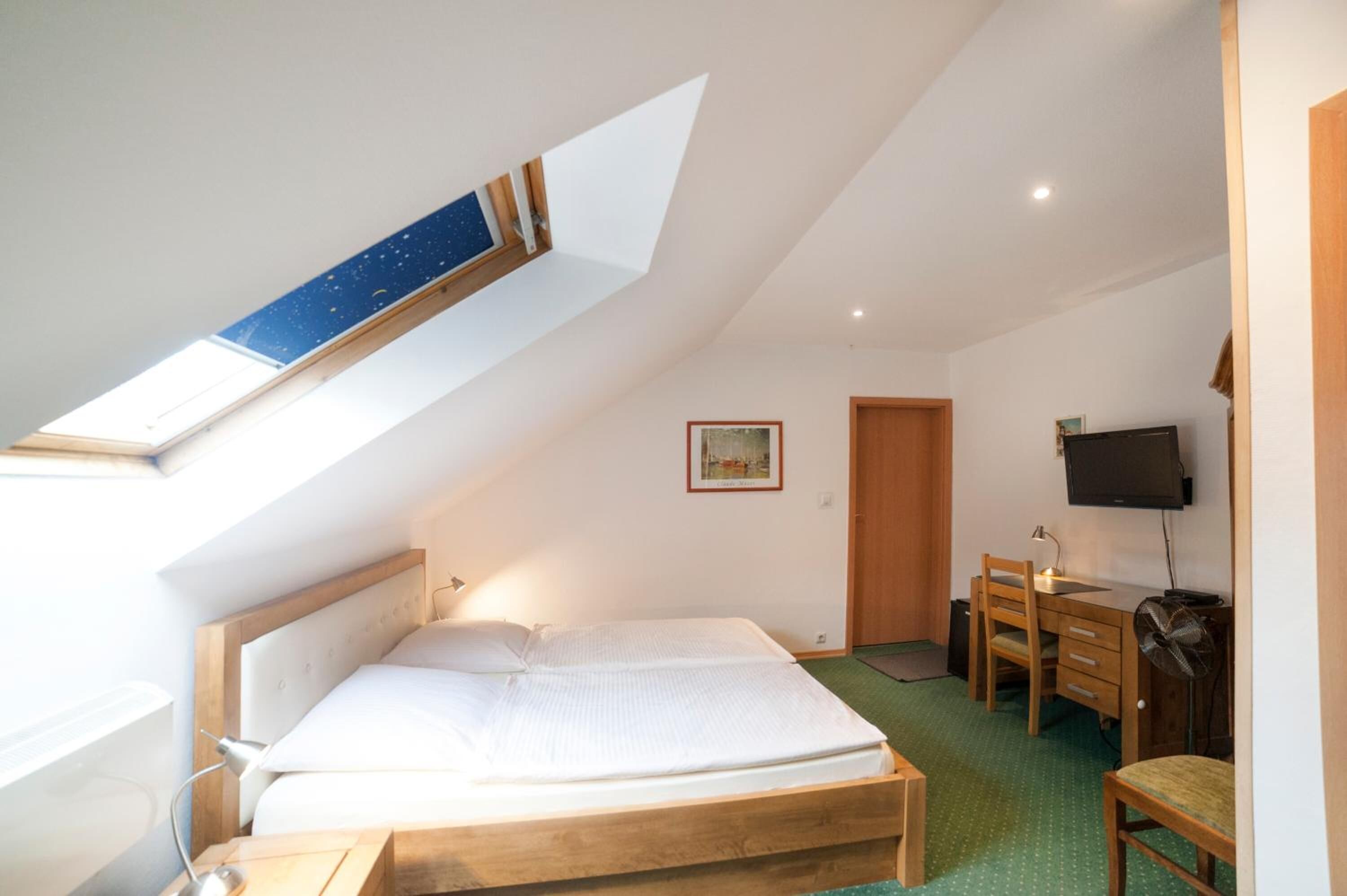 Coffres-forts dans les chambres, bureau, rideaux occultants