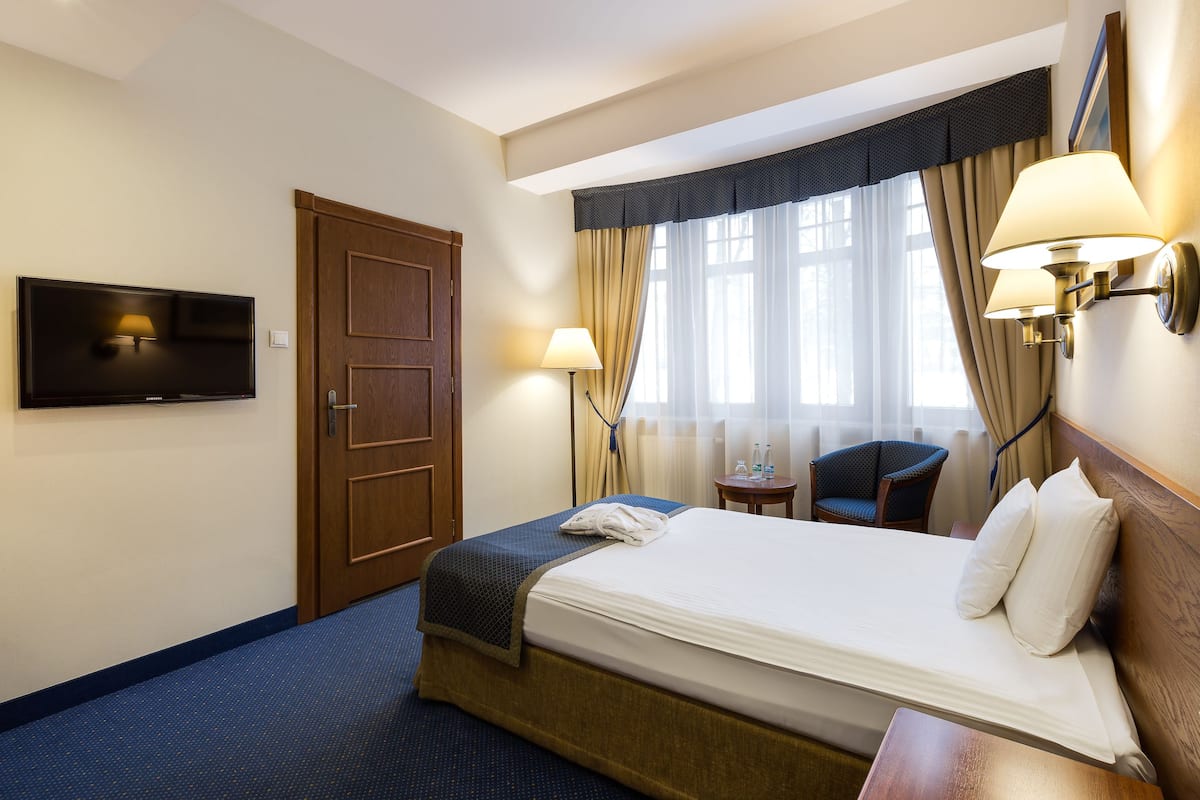 classic single room | view from room