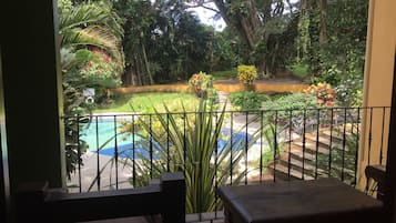 Superior Double Room, 2 Queen Beds (No A/C) | Vista desde la habitación