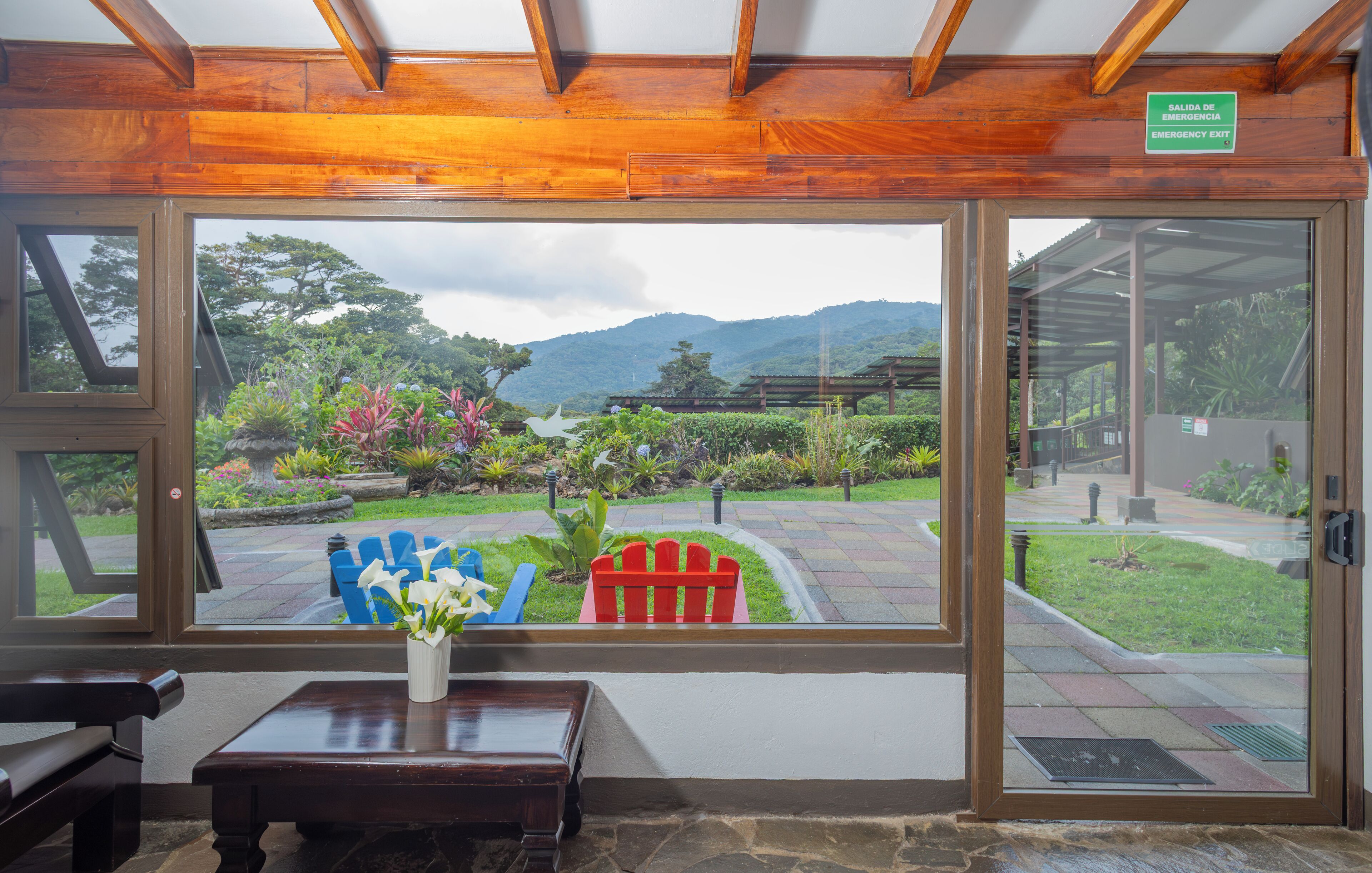 Mountain Suite, 2 Queen Beds | Ropa de cama de alta calidad y edredón 