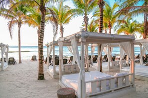 Sun deck -  Select Club at Sandos Caracol All Inclusive - Adults Only Area (Playa del Carmen)