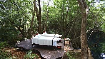 Salas de tratamiento para parejas, sauna y tina de hidromasaje