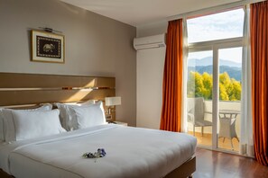 Jungle View Room | Premium bedding, minibar, individually furnished, desk - Country Inn Tarika Resort Jim Corbett (Ramnagar)