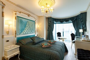 Superior Room | Minibar, in-room safe, individually decorated, individually furnished - Ottomans Life Hotel S Class (Istanbul)