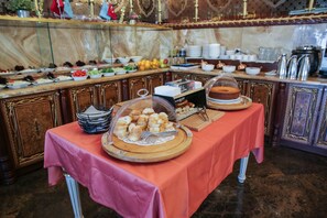 Frokostbuffé mot et tillegg