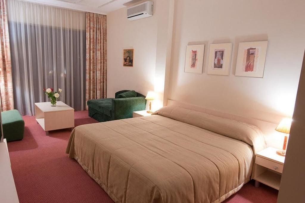 Desk, blackout drapes, iron/ironing board, free WiFi