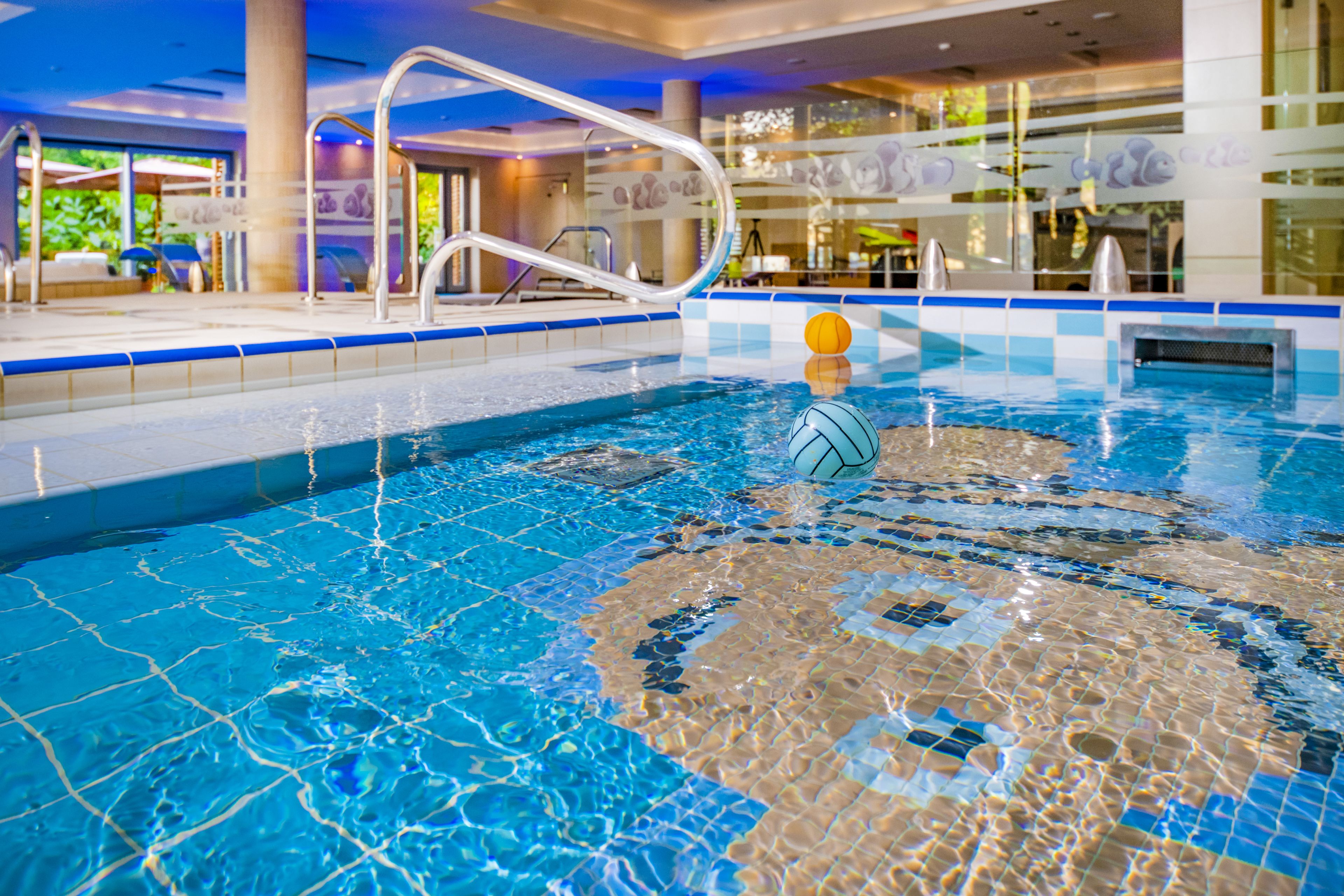 2 indoor pools, open 7:00 am to 8:00 pm, pool loungers
