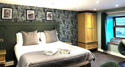 Golden Fleece Inn Tremadog