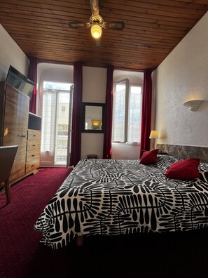 Classic Double Room | Premium bedding, individually decorated, individually furnished - Nouvel Hôtel (Saint-Raphael)