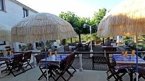 Bar (on property) - Le Pressoir (Saint-Chinian)