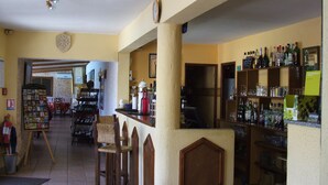 Bar (on property) - Le Pressoir (Saint-Chinian)
