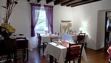 Breakfast, lunch, dinner served; French cuisine