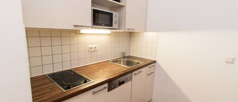 Comfort Apartment, 1 Double Bed with Sofa bed, Kitchen | Private kitchenette | Fridge, microwave, stovetop, dishwasher