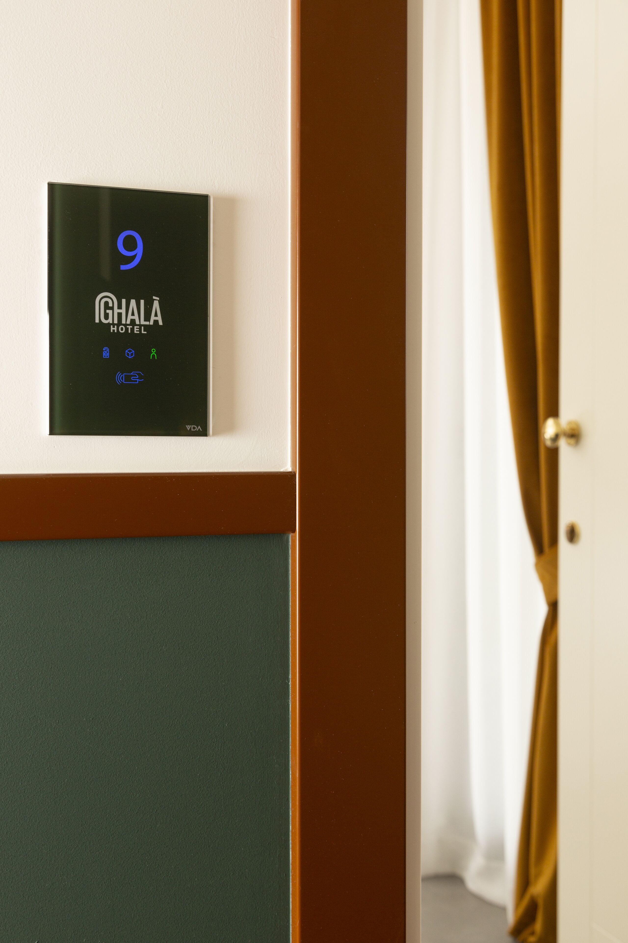 1 bedroom, hypo-allergenic bedding, down duvets, minibar