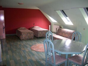 Quarto quádruplo | Berços (sobretaxa), Wi-Fi de cortesia