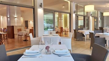 Breakfast and dinner served, Greek cuisine