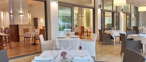 Breakfast and dinner served, Greek cuisine