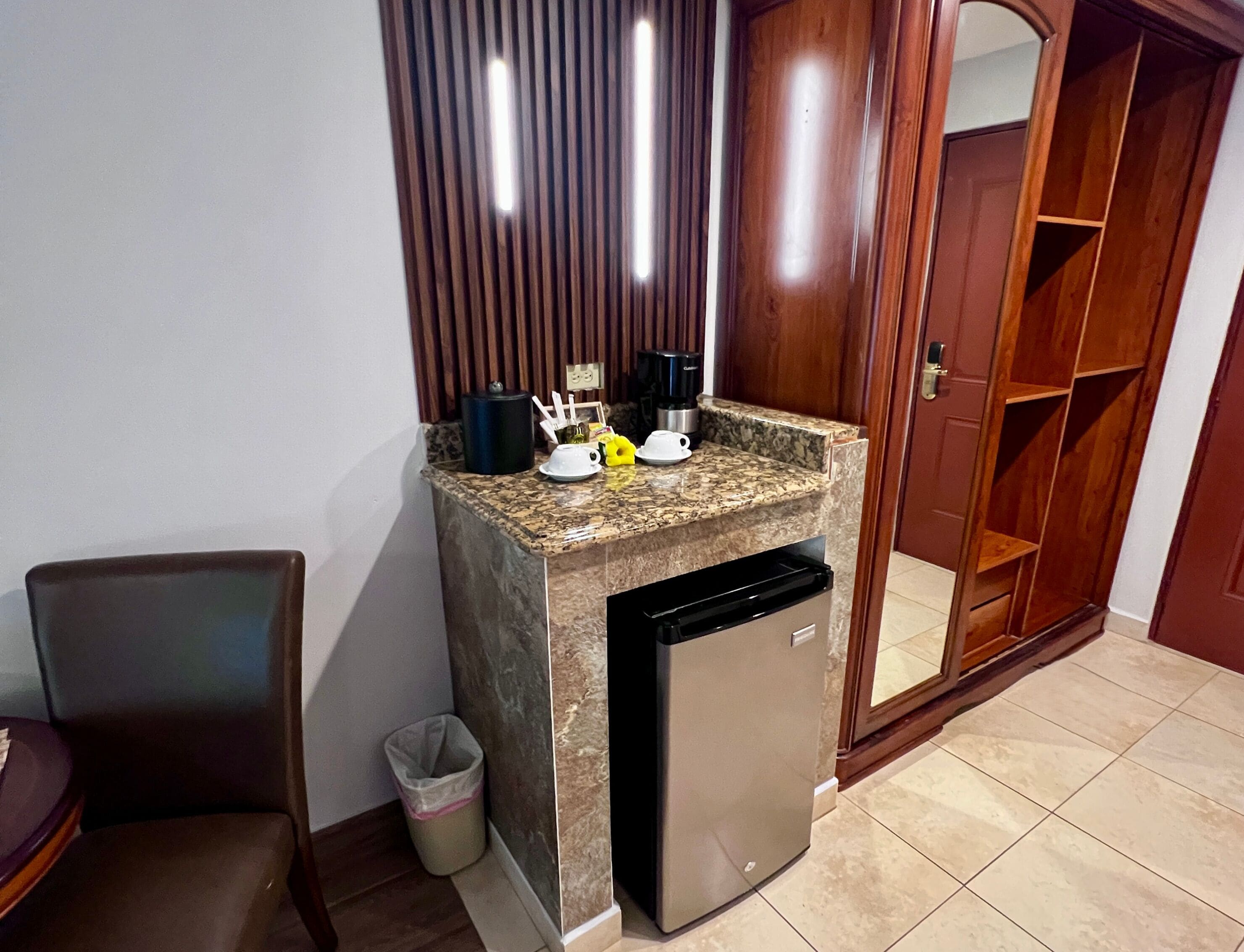 premium bedding, pillow-top beds, minibar, in-room safe