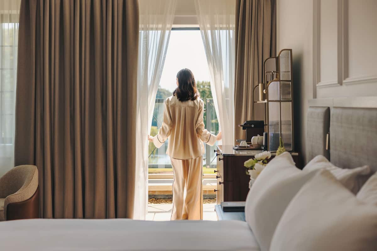 Premium bedding, pillowtop beds, minibar, in-room safe