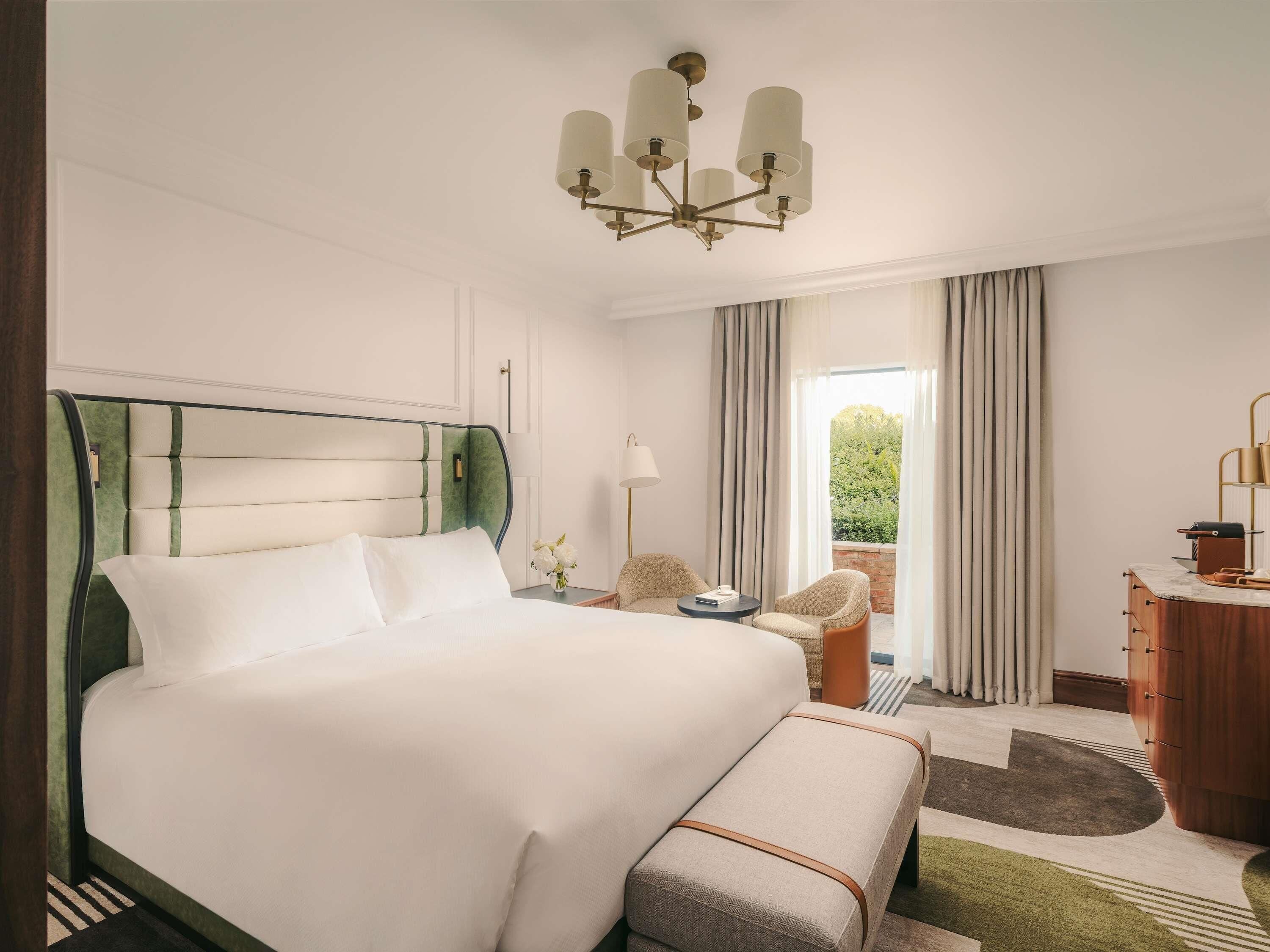 Ropa de cama de alta calidad, colchones con acolchado adicional, minibar