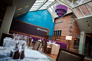 2 restaurants, breakfast, lunch, dinner served; British cuisine - The Mere Golf Resort & Spa (Knutsford)