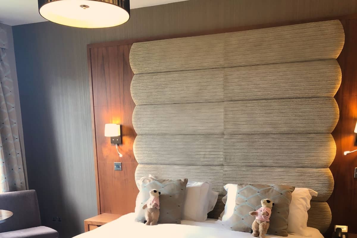 Habitación doble, vista al lago (Mere) | Ropa de cama de alta calidad y minibar