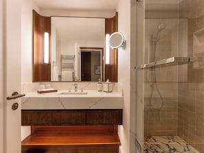 Combined shower/bathtub, free toiletries, hair dryer, bathrobes