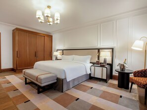 Ropa de cama de alta calidad, camas con pillow-top y minibar 